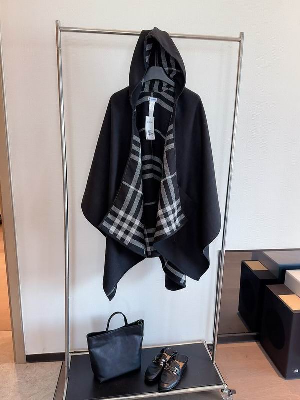 Burberry cloak E122114